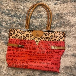 Louis Vuitton neverfull super cute bag bought in Vegas but never used!